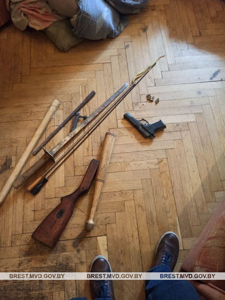 У жителя Бреста найдена боеприпасы и газовый пистолет