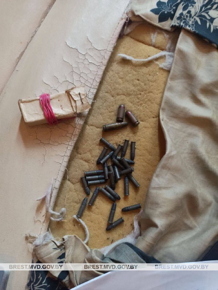 У жителя Бреста найдена боеприпасы и газовый пистолет