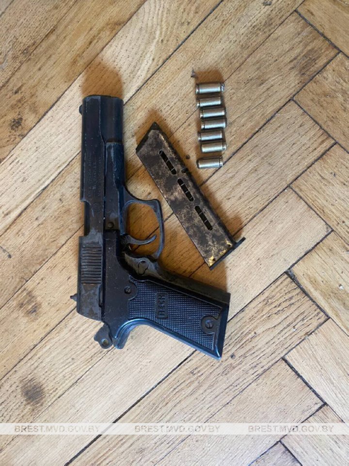 У жителя Бреста найдена боеприпасы и газовый пистолет