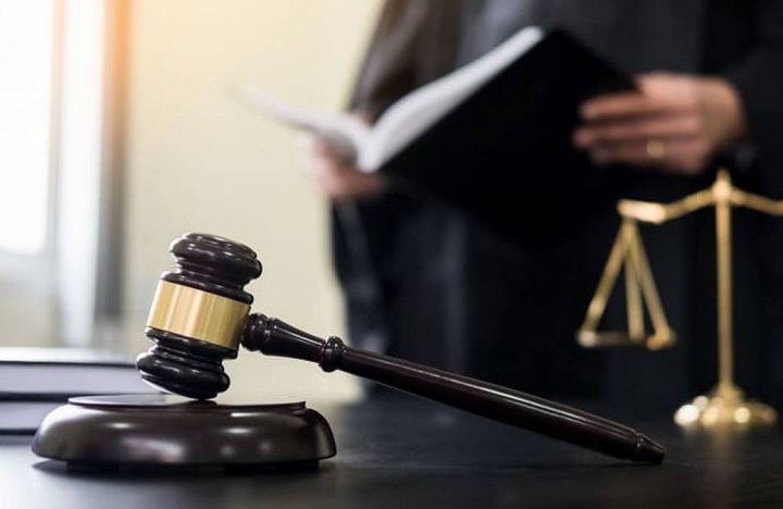 Мошенника, который «развел» знакомого на 18300 рублей, осудили в Барановичах