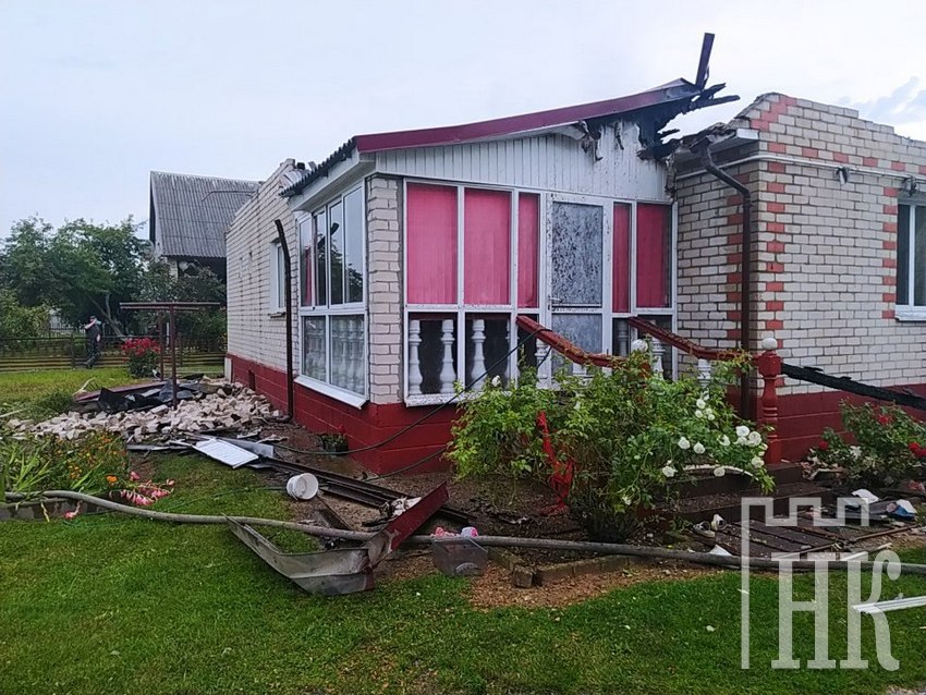 В Каменецком районе горел жилой дом