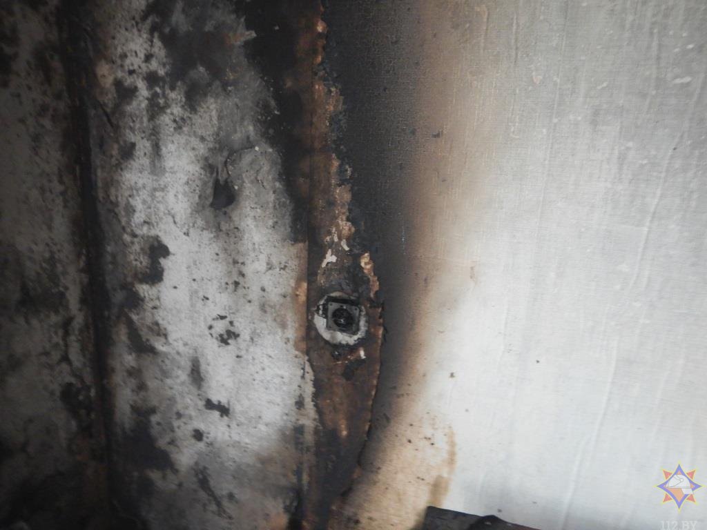 Зарядное устройство для мобильника стало причиной пожара