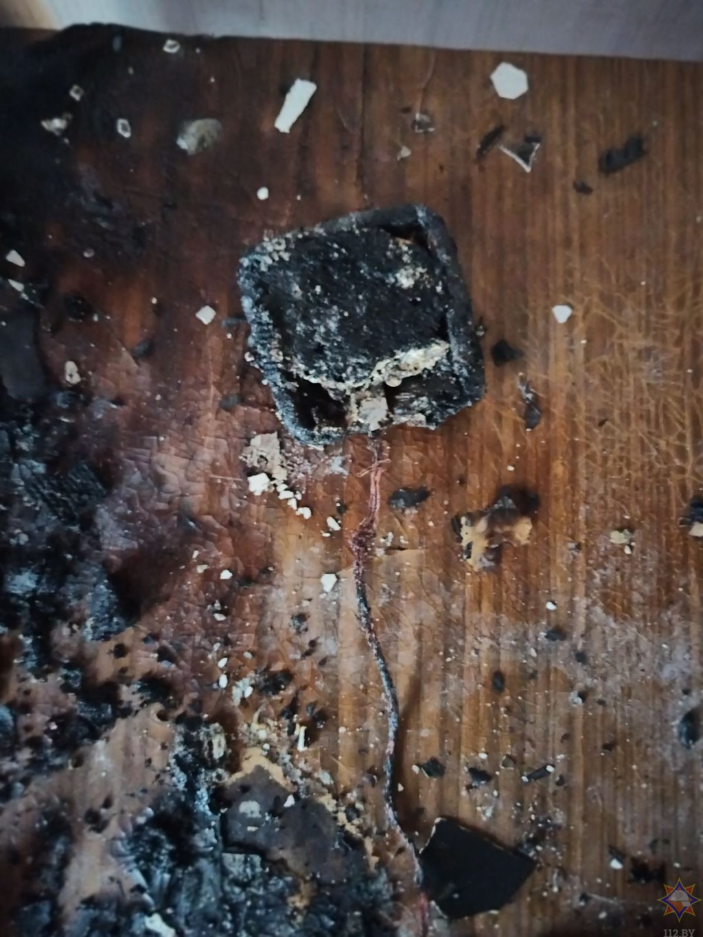 Зарядное устройство для мобильника стало причиной пожара