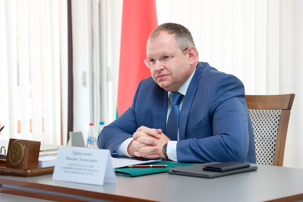 Земельные споры, энергоснабжение – с какими проблемами обратились брестчане к Ермоловичу на приеме граждан