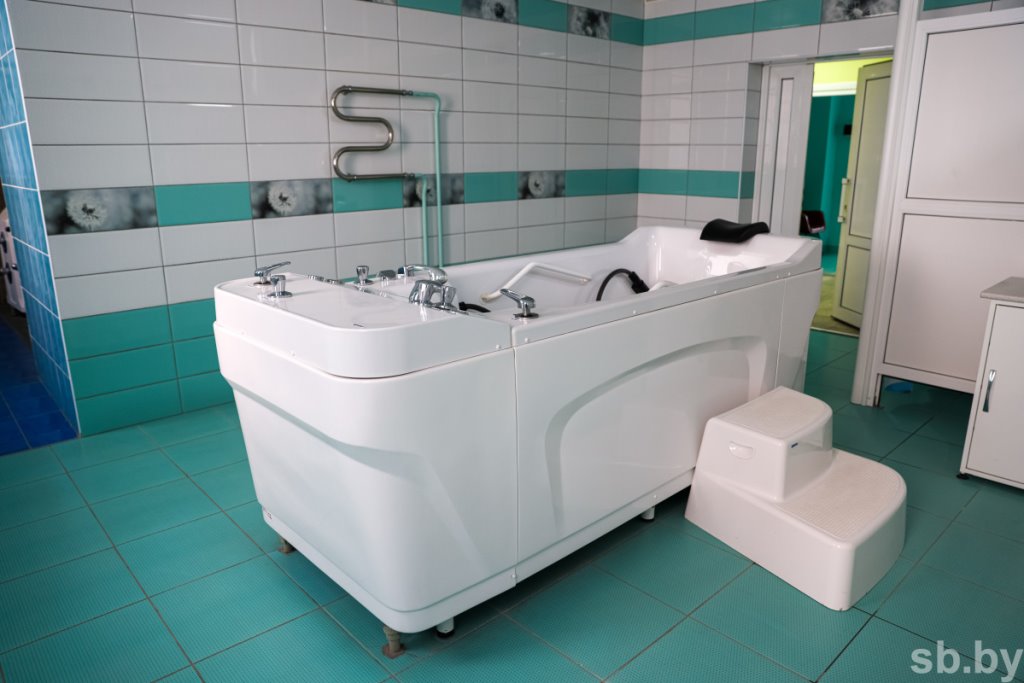 Строители обещают сдать хирургический корпус Брестской областной клиники раньше срока