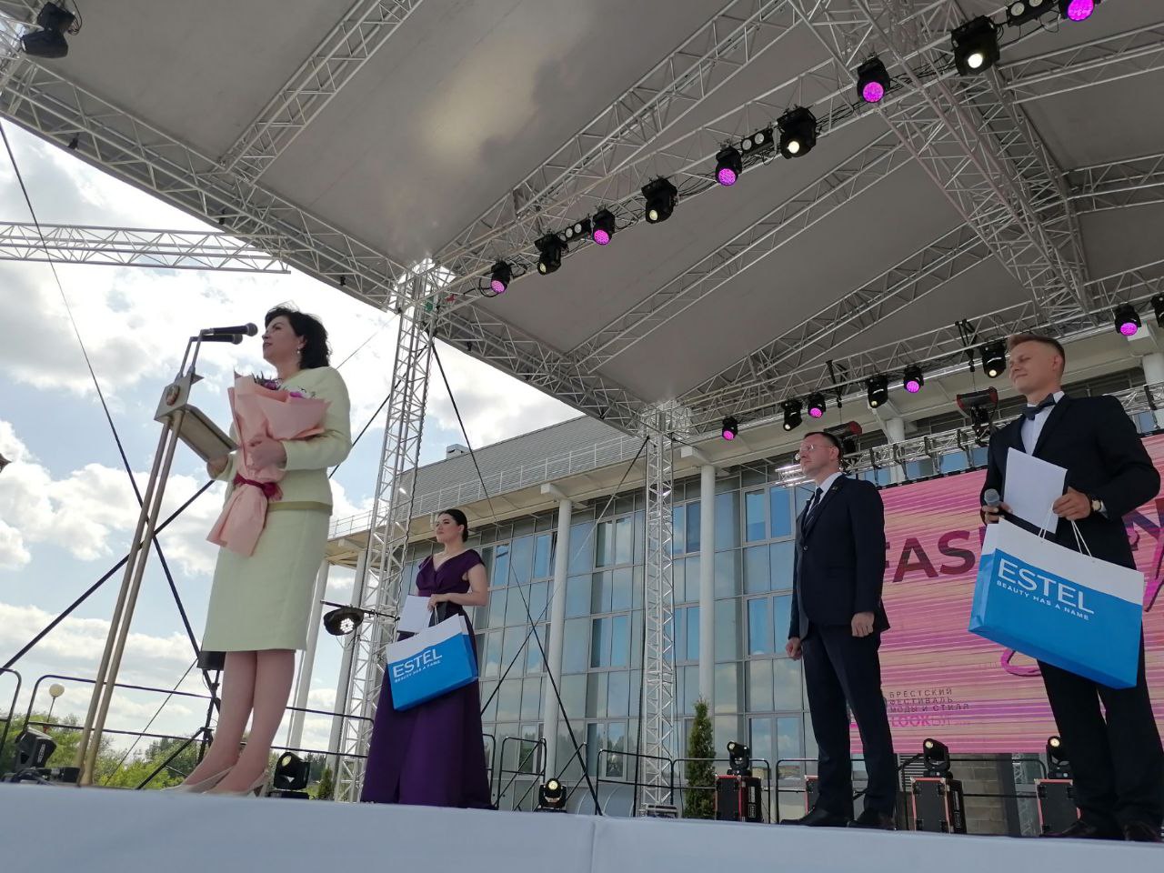 Лугина: фестиваль «LookБуг» становится площадкой для показа самого красивого, модного и стильного