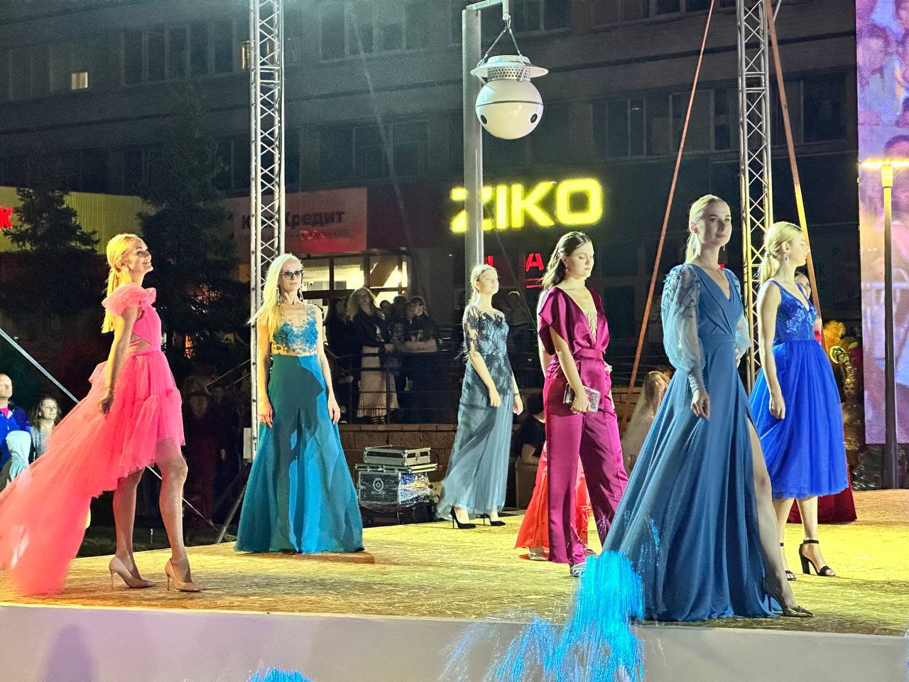 Лугина: фестиваль «LookБуг» становится площадкой для показа самого красивого, модного и стильного