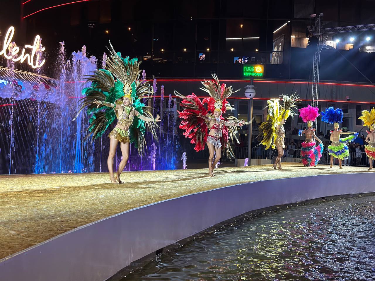 Лугина: фестиваль «LookБуг» становится площадкой для показа самого красивого, модного и стильного