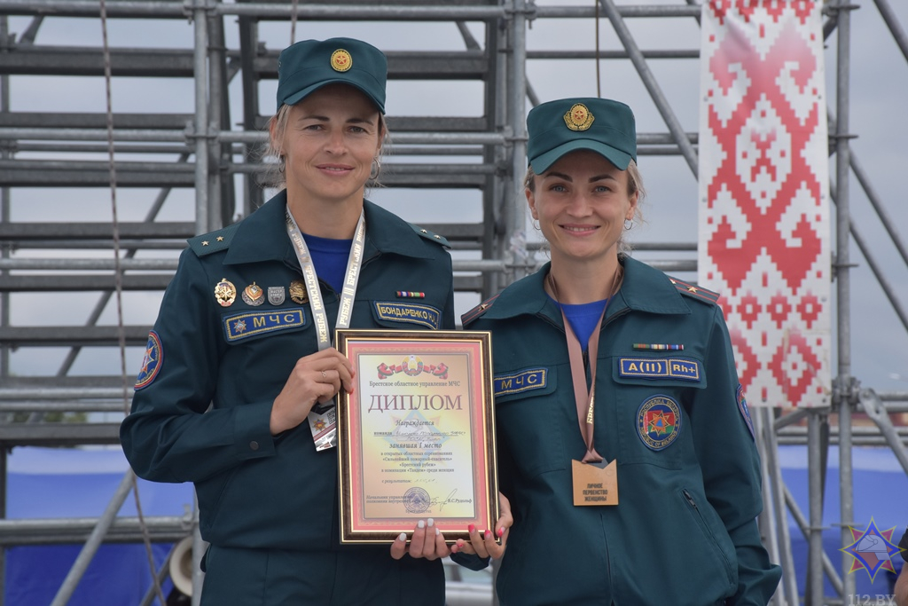 В Бресте завершились соревнования «Сильнейший пожарный-спасатель». Кто победил?