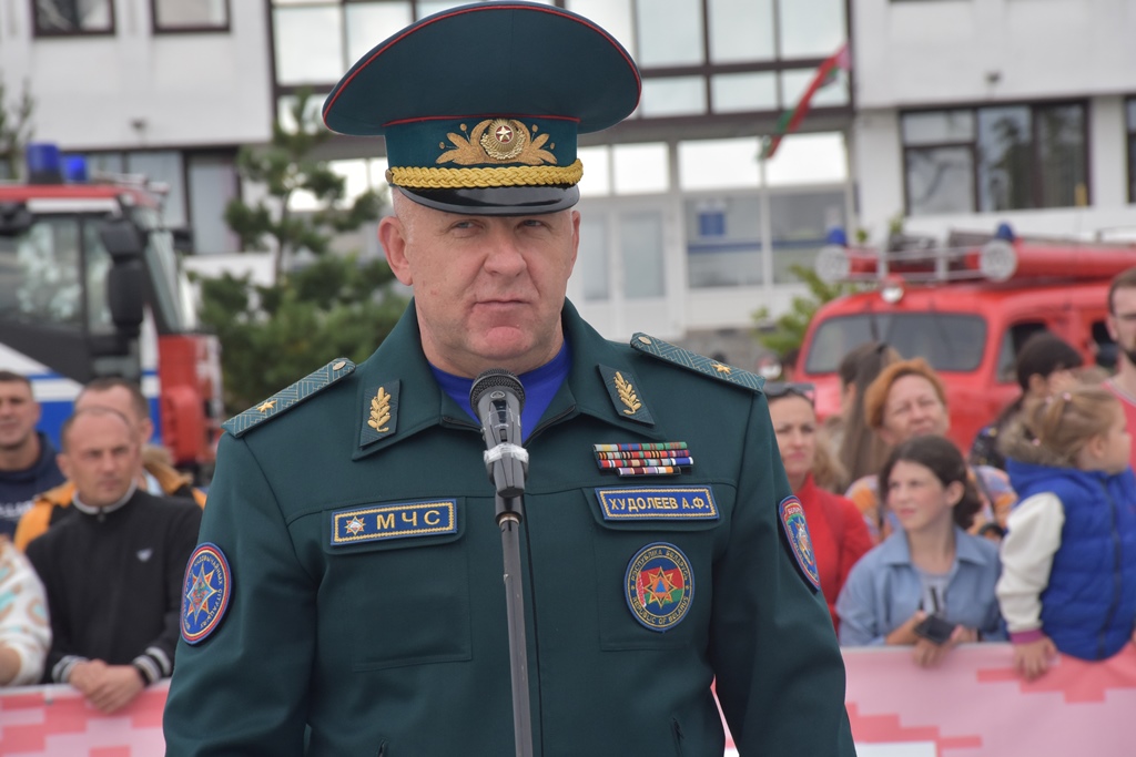 В Бресте завершились соревнования «Сильнейший пожарный-спасатель». Кто победил?