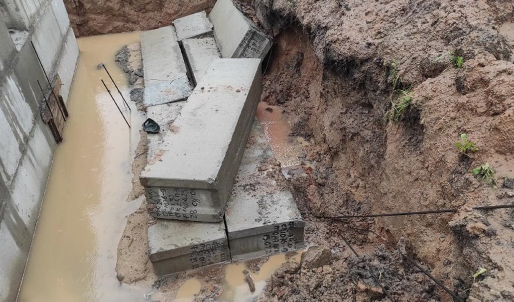 Электромонтера насмерть придавило бетонной плитой в Могилевском районе