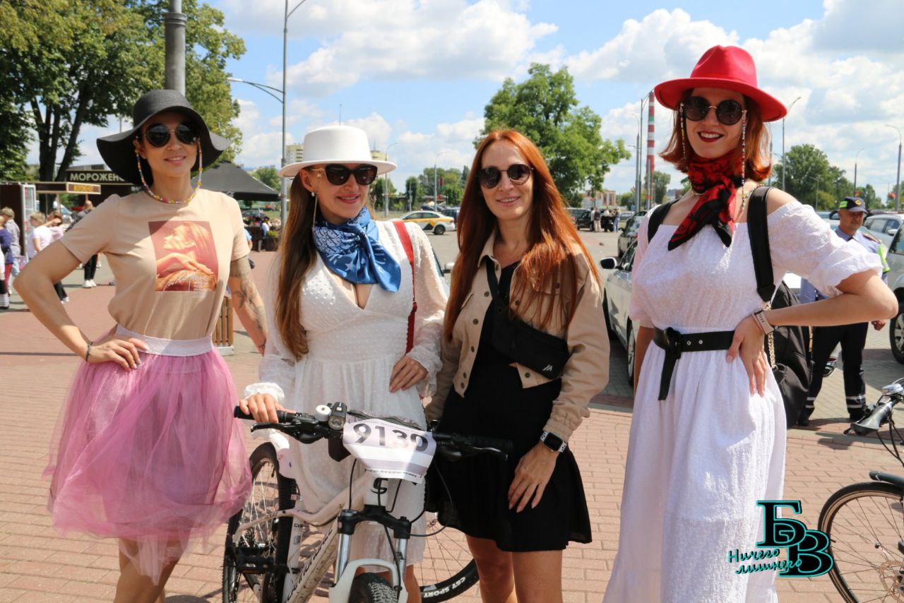 Велопарад на шпильках стал украшением Дня города Бреста
