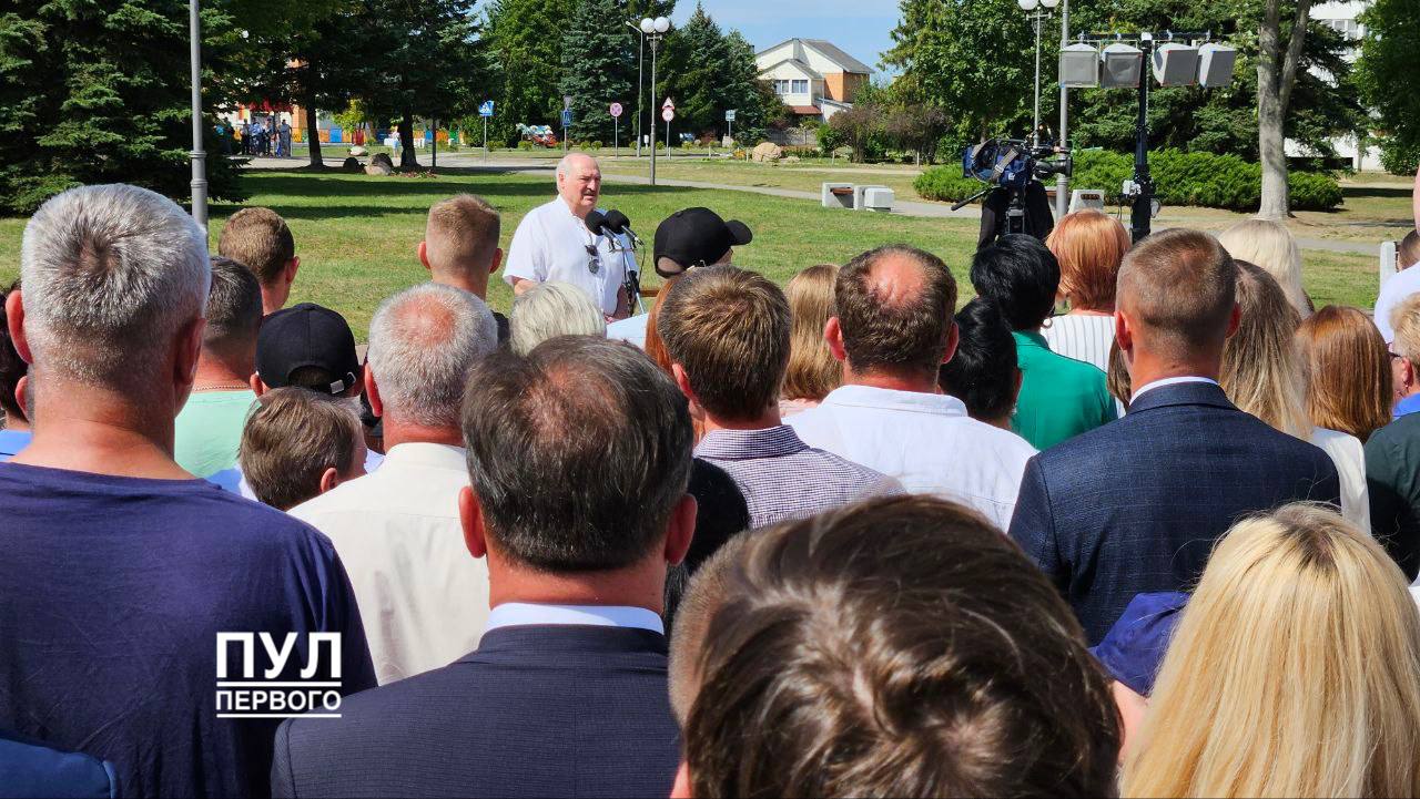 Лукашенко: на труде сельских жителей держится наша страна