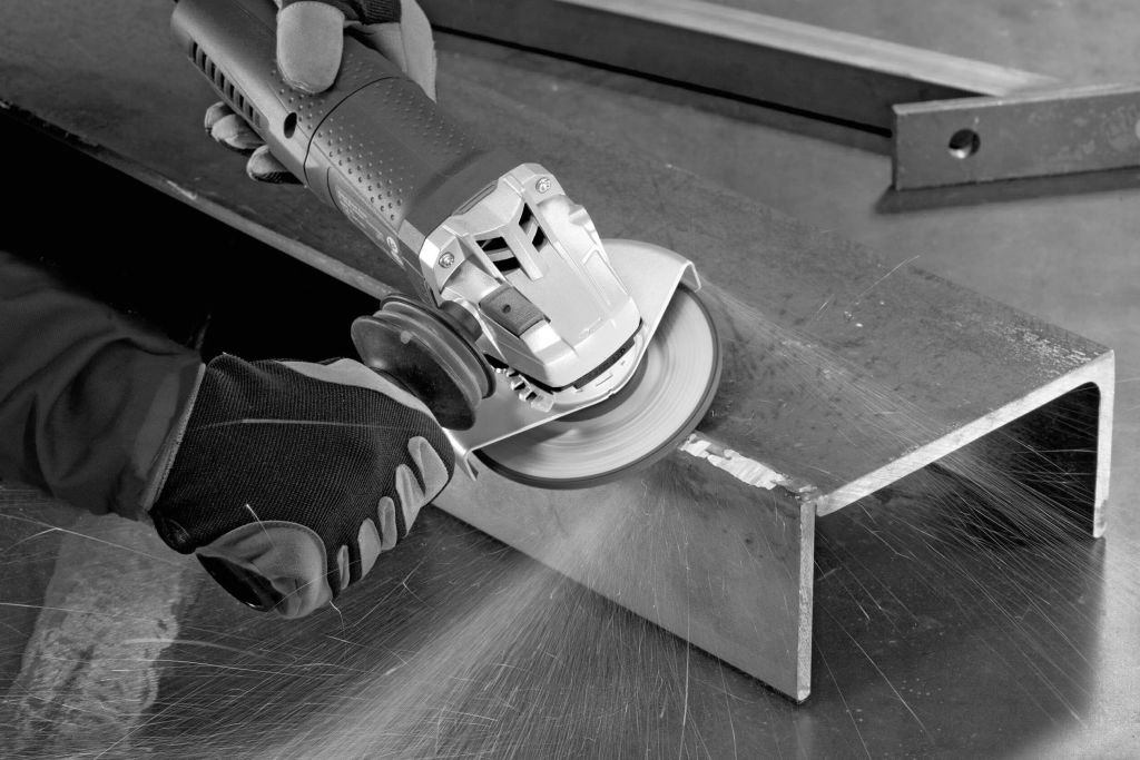 У жительницы Барановичей украли угловую шлифовальную машину стоимостью 200 рублей