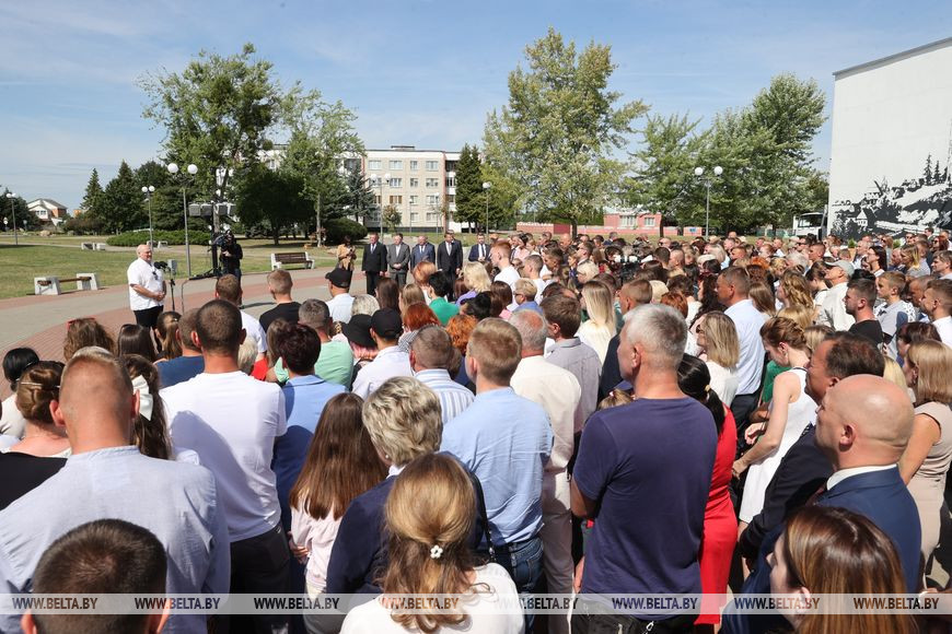 Лукашенко: я не хочу, чтобы мой народ, особенно при мне, воевал