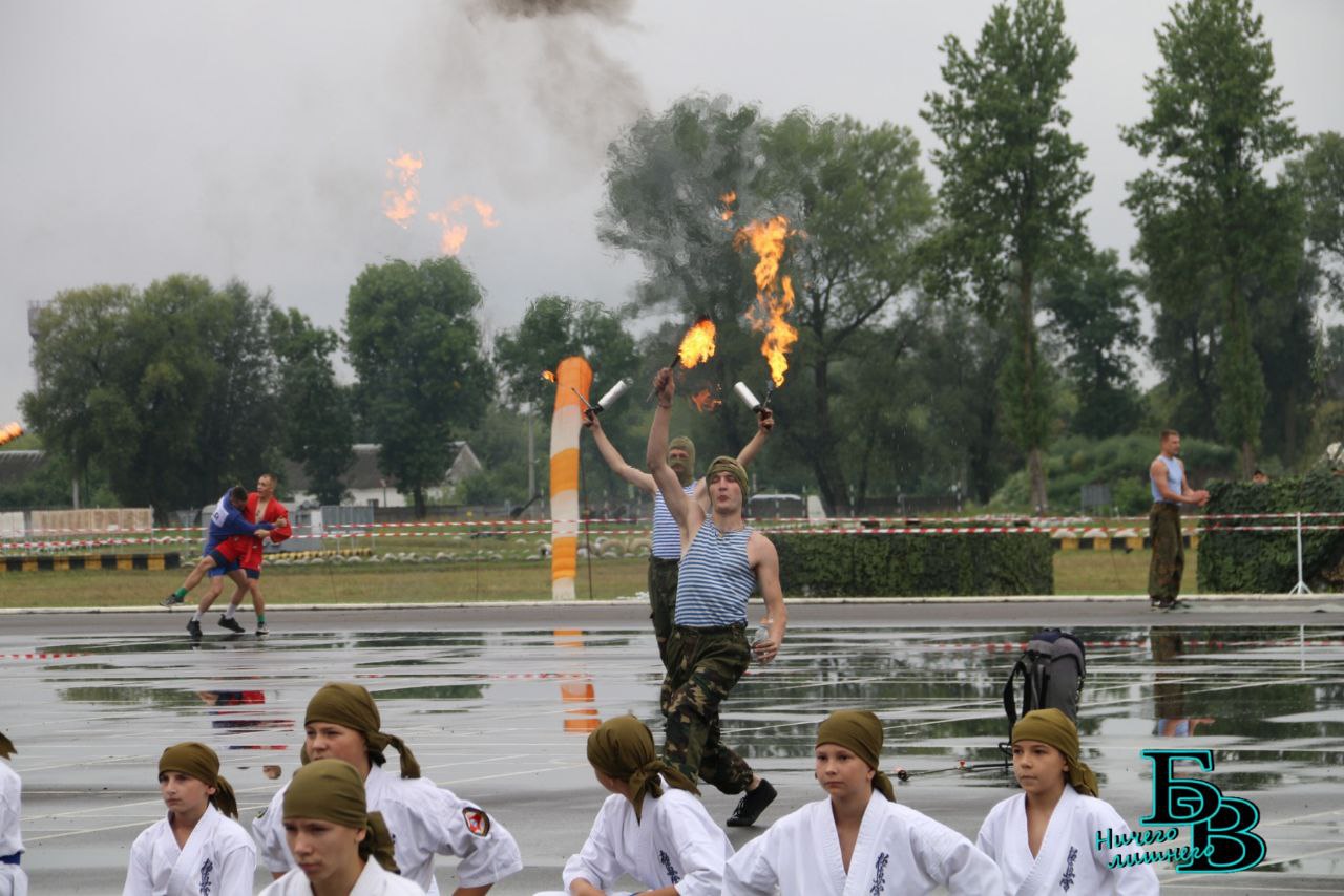 В Бресте празднуют День ВДВ. Фото и видео из 38-й бригады