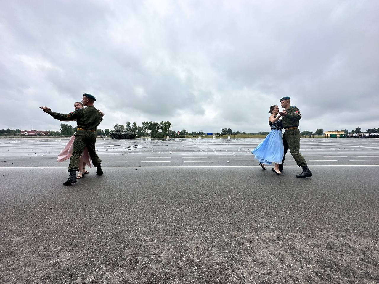 В Бресте празднуют День ВДВ. Фото и видео из 38-й бригады