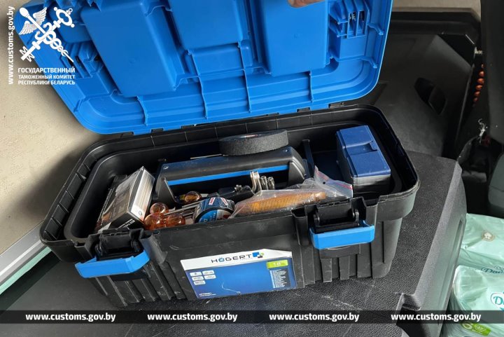 Брестские таможенники обнаружили спрятанные в грузовике 500 пуль