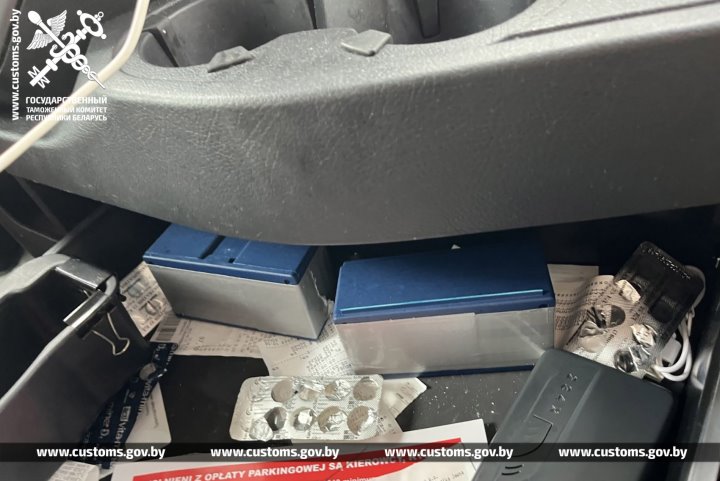 Брестские таможенники обнаружили спрятанные в грузовике 500 пуль