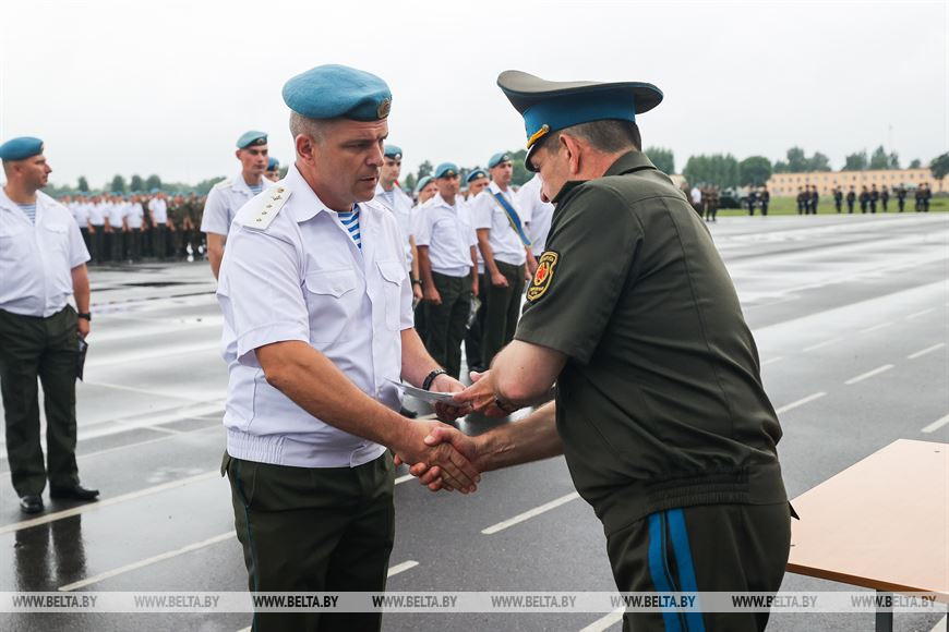 В Бресте празднуют День ВДВ. Фото и видео из 38-й бригады