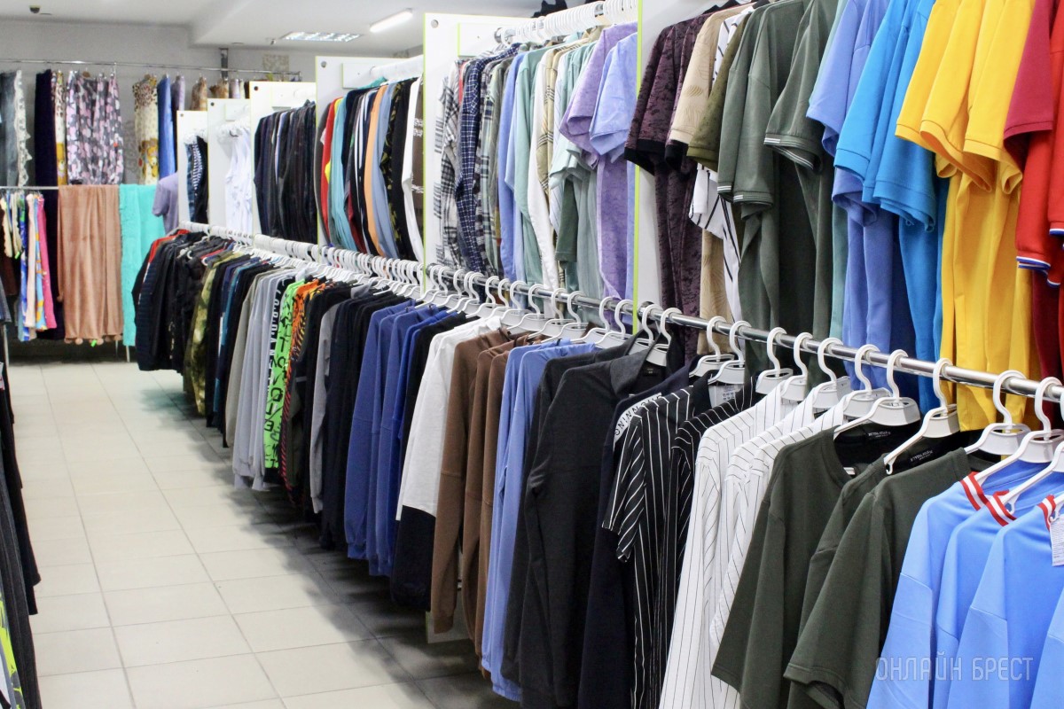 Собираться в школу выгодно здесь! Новая коллекция школьной одежды в магазинах «Мегаполис» в Бресте точно будет солд-аут!