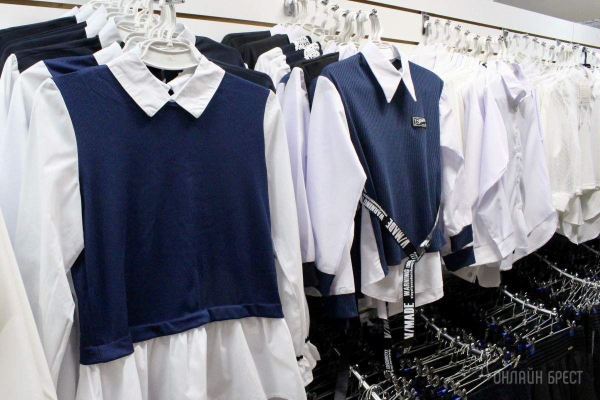 Собираться в школу выгодно здесь! Новая коллекция школьной одежды в магазинах «Мегаполис» в Бресте точно будет солд-аут!