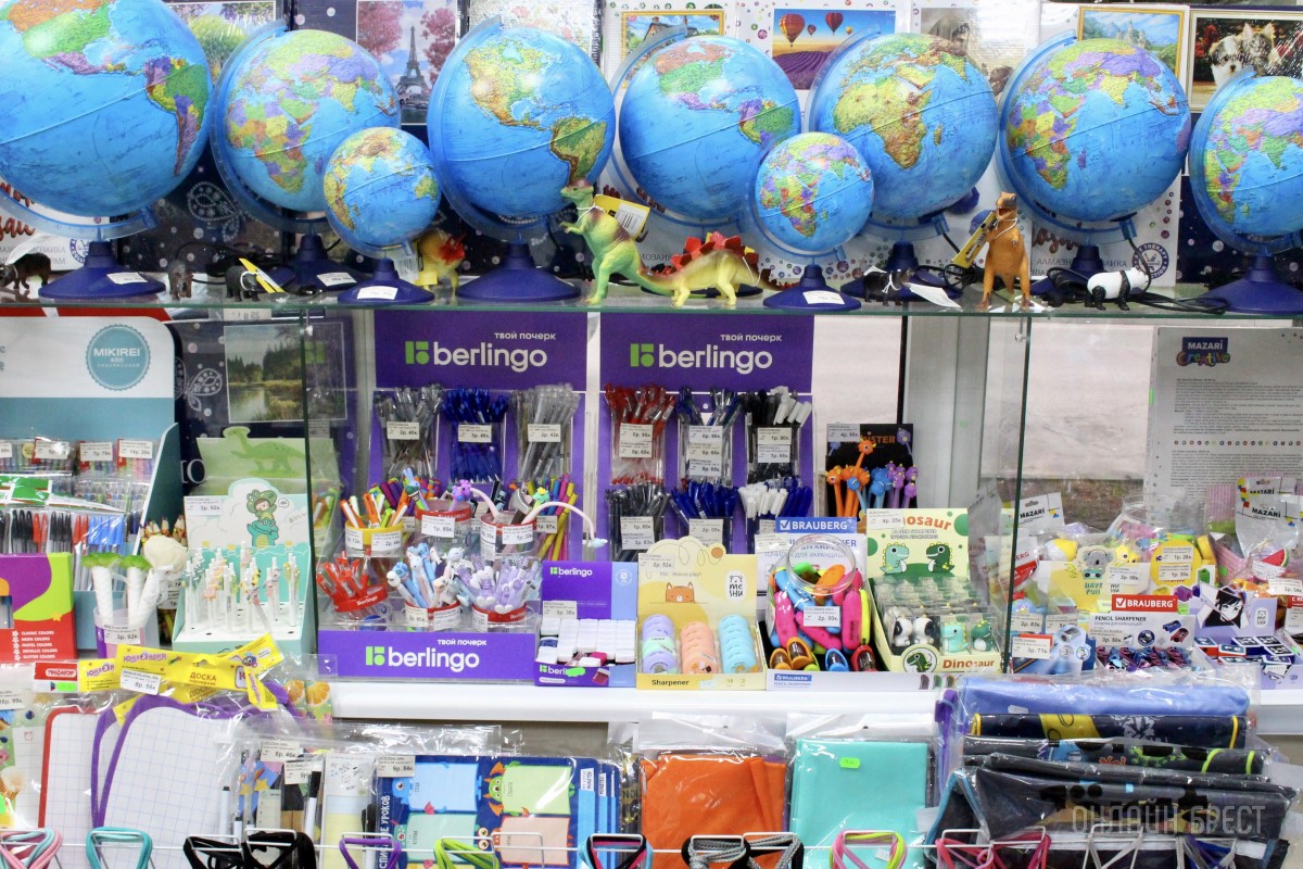 Веселые пчОлсы дарят подарки! Выгодная акция в магазинах «Канцелярские штучки» в Бресте: покупай и выигрывай