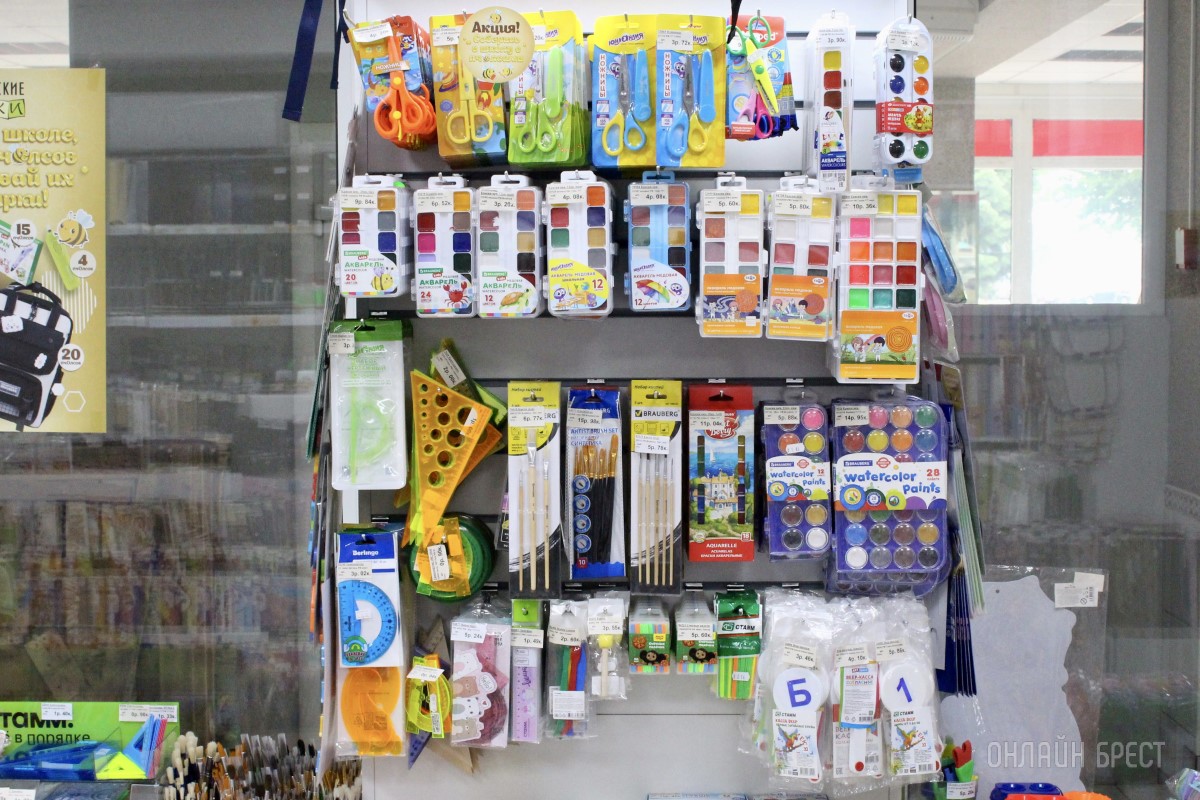 Веселые пчОлсы дарят подарки! Выгодная акция в магазинах «Канцелярские штучки» в Бресте: покупай и выигрывай