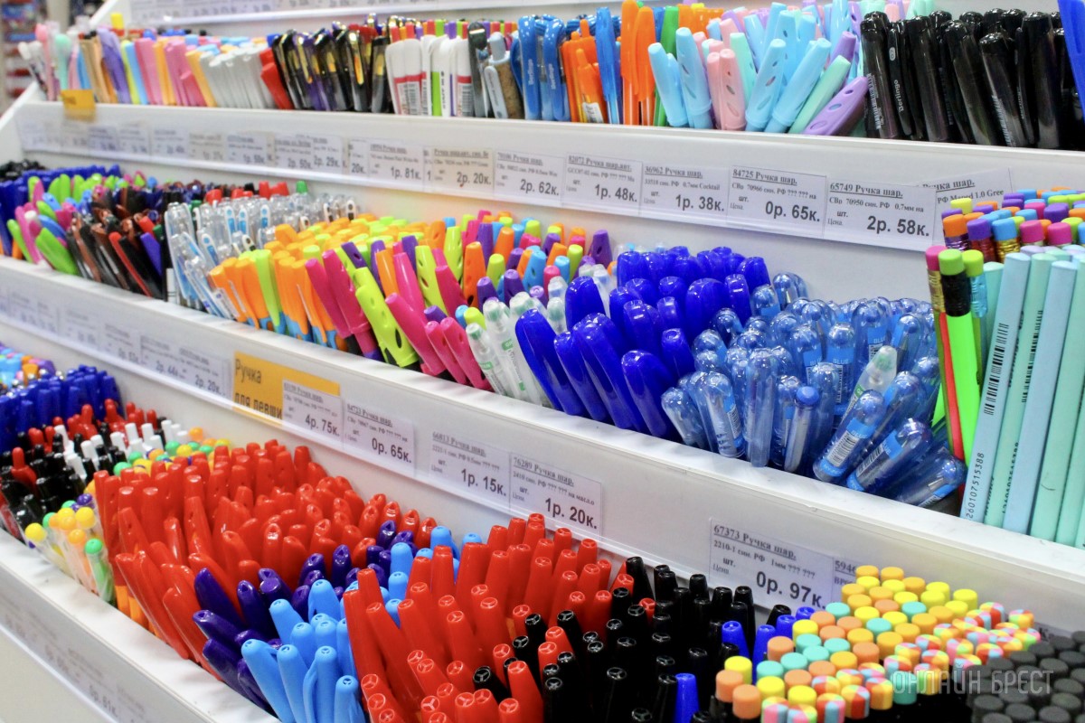 Веселые пчОлсы дарят подарки! Выгодная акция в магазинах «Канцелярские штучки» в Бресте: покупай и выигрывай