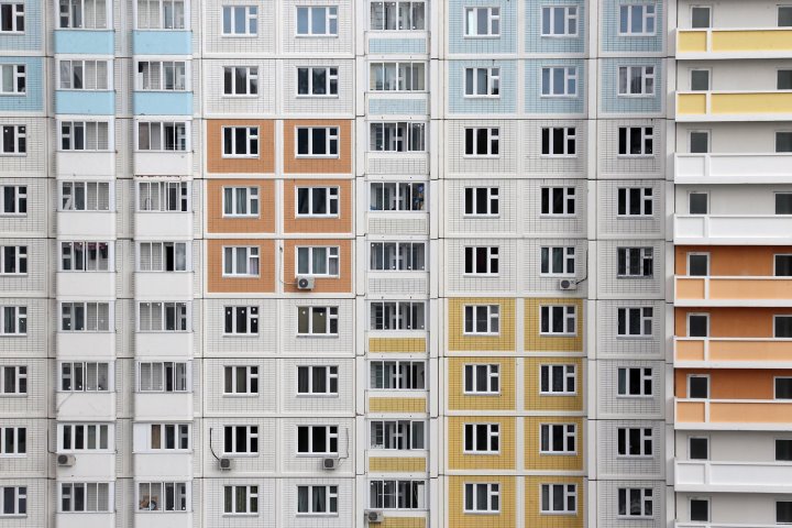 В Гомеле жена завещала мужу квартиру. Может ли взрослый сын спутать планы?