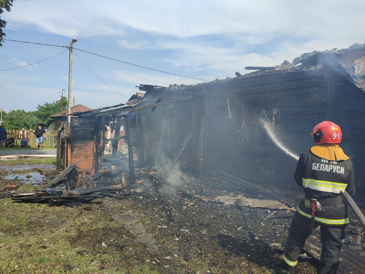 Сразу два пожара в Бытени (Ивацевичский район), один – со смертельным исходом