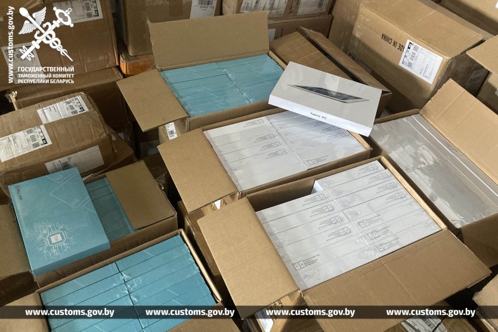 Польский перевозчик пытался незаконно переместить через границу товары на 1 млн рублей