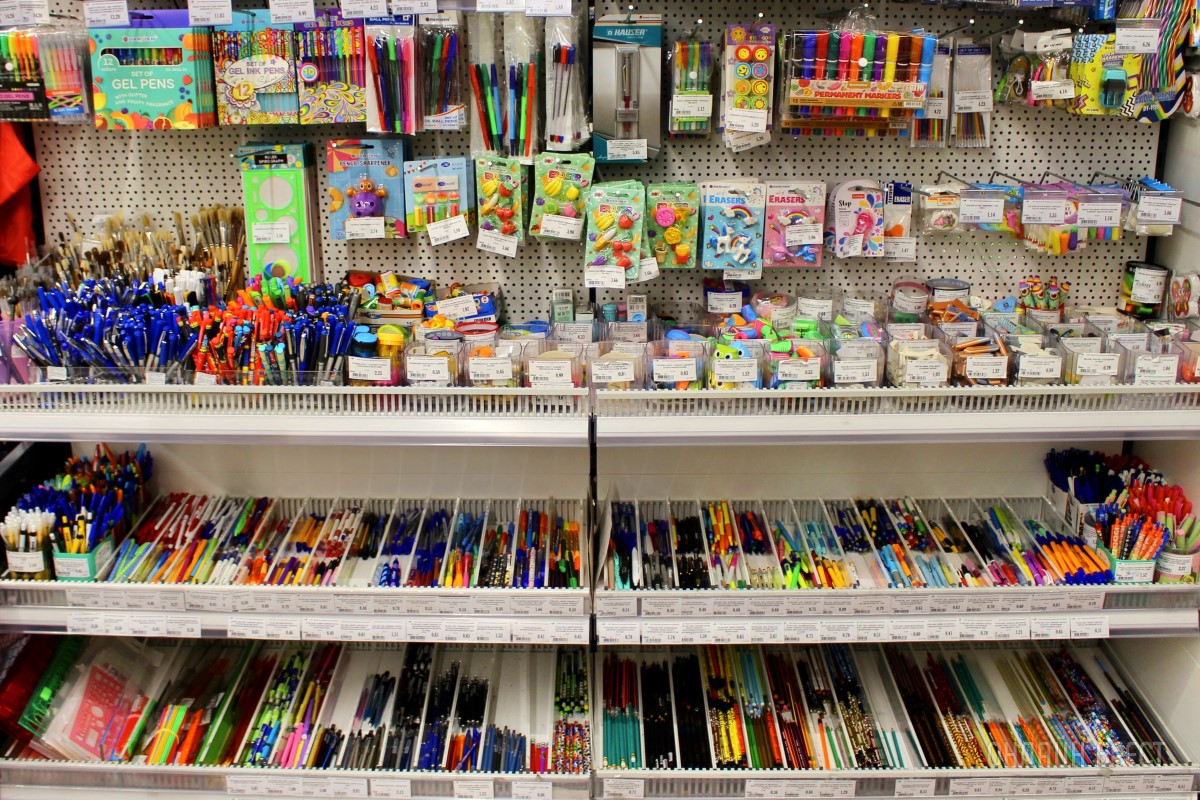 Всё к школе в одном месте и по хорошим ценам. Брестский «ЦУМ» приглашает за покупками!