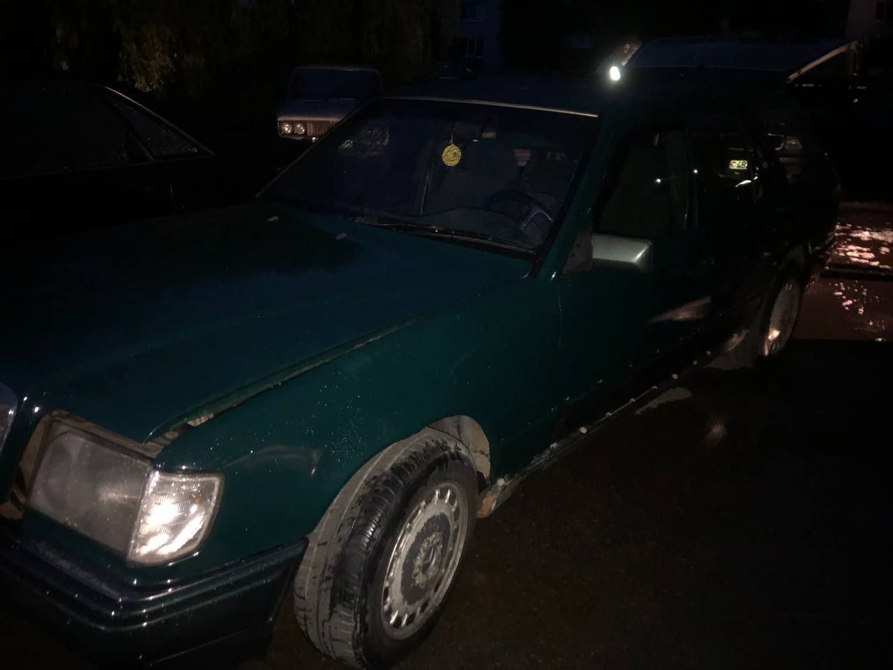 «Мерседес Бенц» 90-х годов горел в Пинске