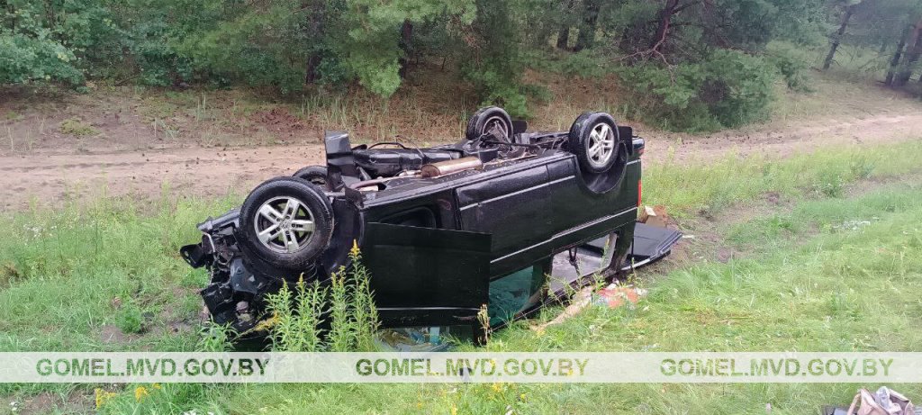 В Гомельской области в результате необдуманного маневра одного из водителей 1 человек погиб и 4 получили травмы