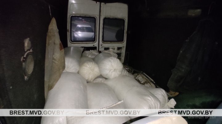 Житель Микашевичей хранил у себя 1,5 тонны похищенного комбикорма