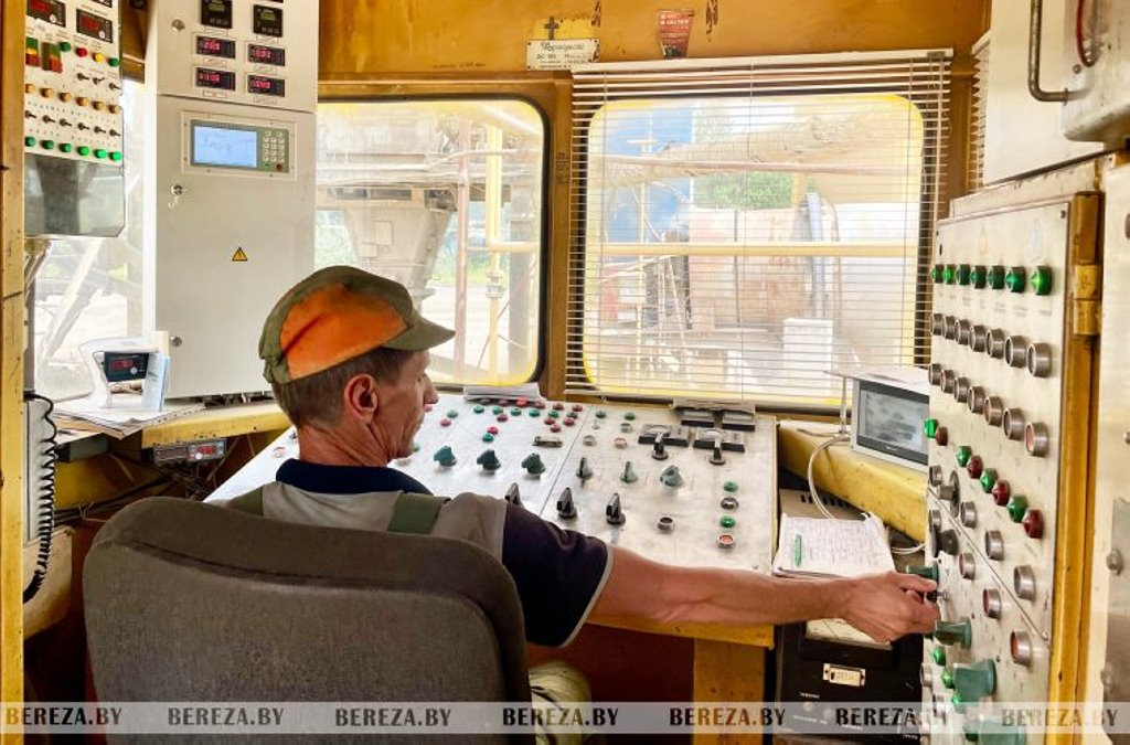 Как делают асфальтобетон в Березовском районе