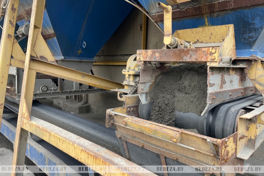 Как делают асфальтобетон в Березовском районе