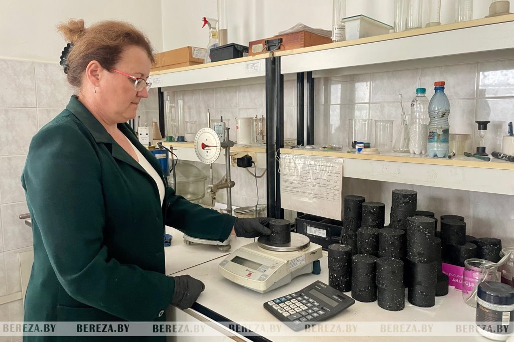 Как делают асфальтобетон в Березовском районе