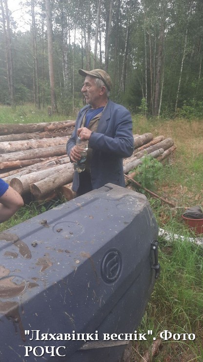 В Ляховичском районе почти трое суток искали потерявшегося в лесу грибника