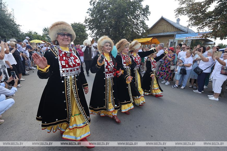 Угощения на каждом шагу. В Ивановском районе масштабно проводят фестиваль «Мотальскія прысмакі»
