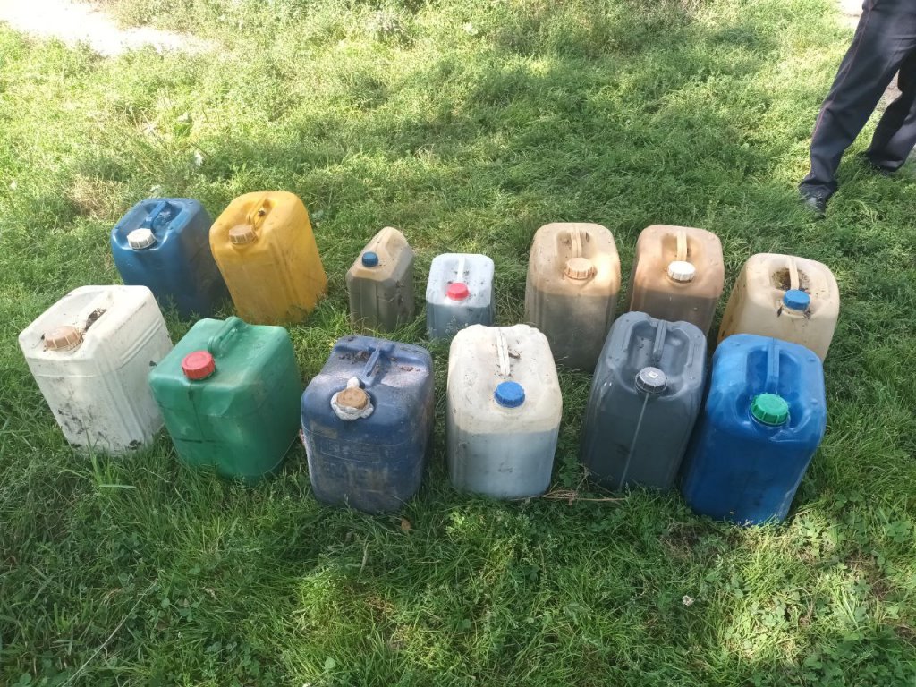 Пенсионер скупал окрашенное дизтопливо для личных нужд