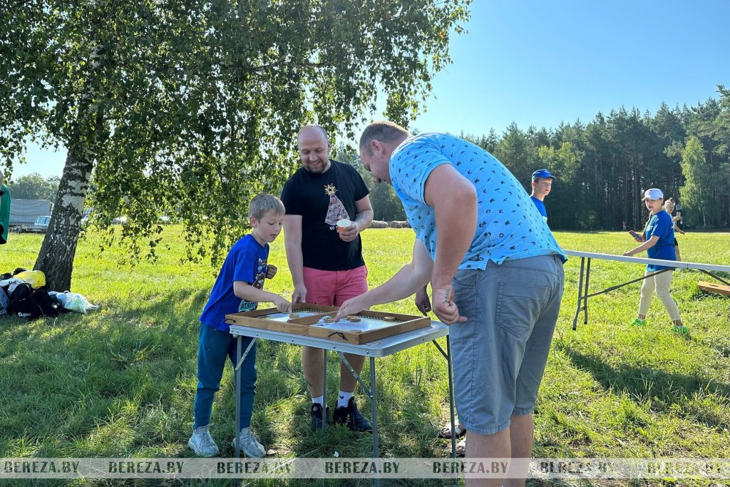 В Березовском районе проходит экофестиваль «Споровские сенокосы». Фоторепортаж