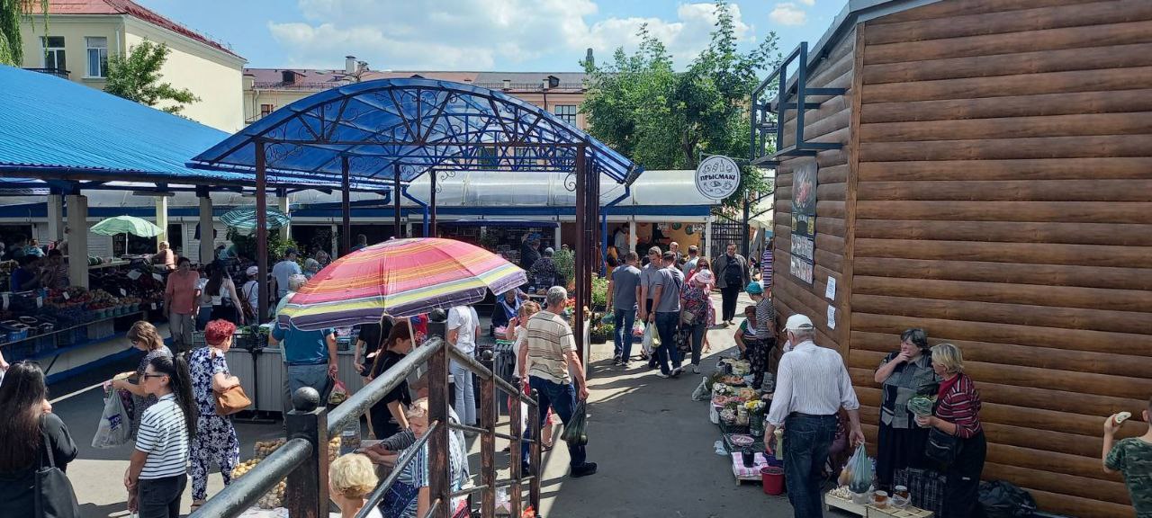 Часть торговых рядов Центрального рынка, расположенных на улице, закрыли на ремонт