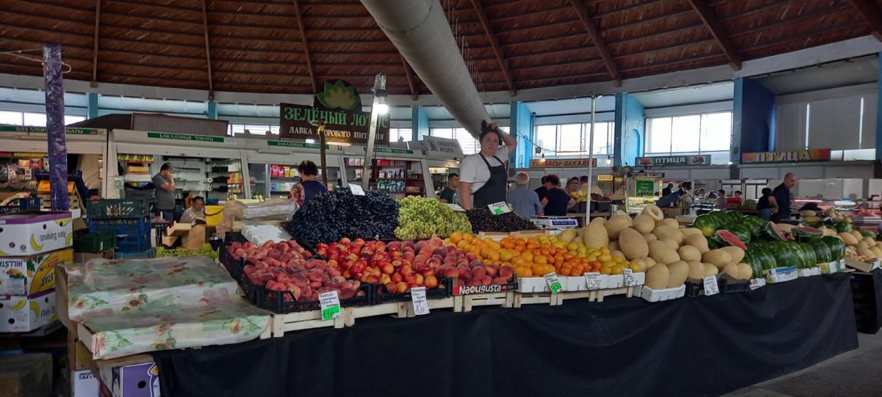 Часть торговых рядов Центрального рынка, расположенных на улице, закрыли на ремонт