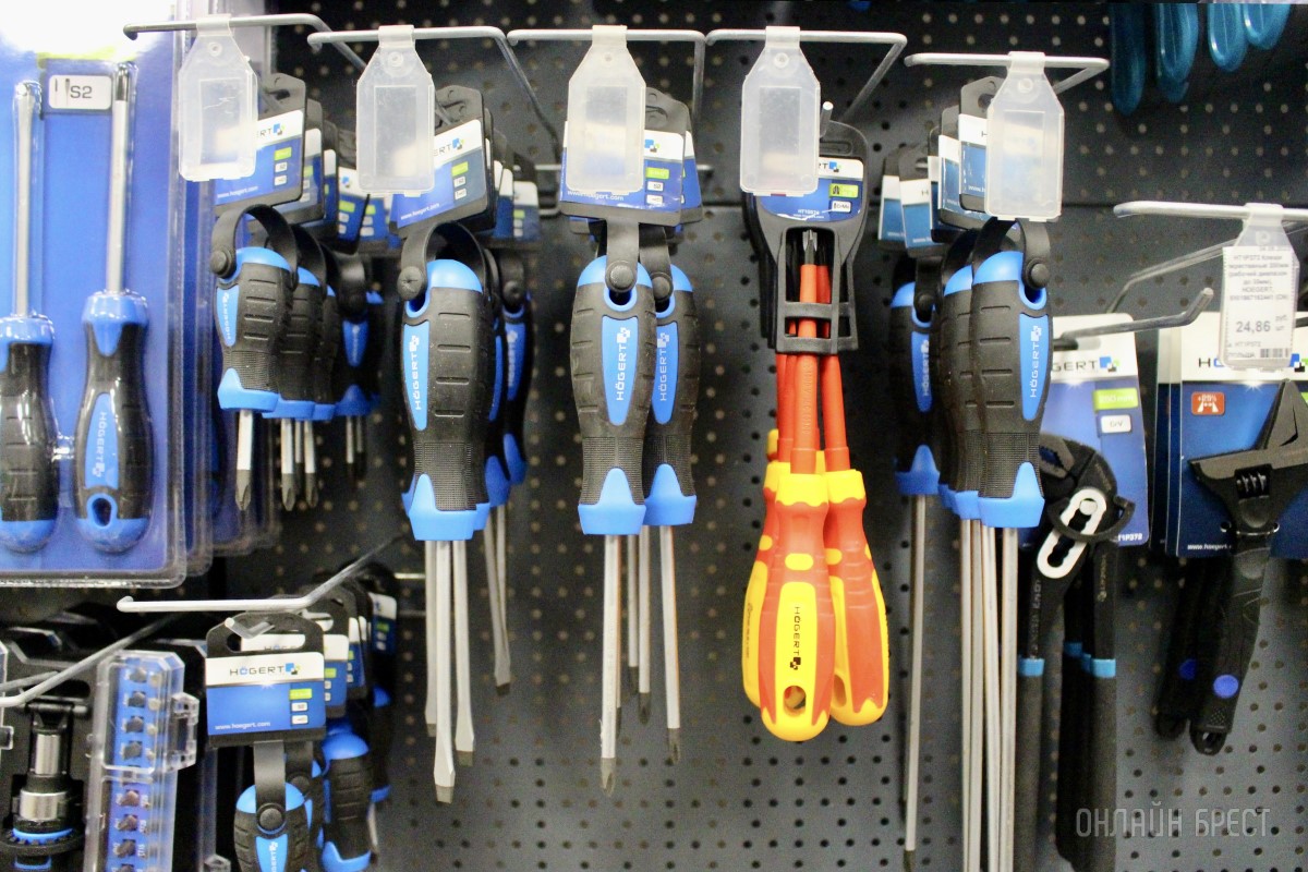 НОВЫЙ, СОВРЕМЕННЫЙ, УДОБНЫЙ строительный магазин «А-ЦЕНТРБАЙ» открывается в Бресте на Махновича. Скидки и приятные подарки в день открытия (16 августа)