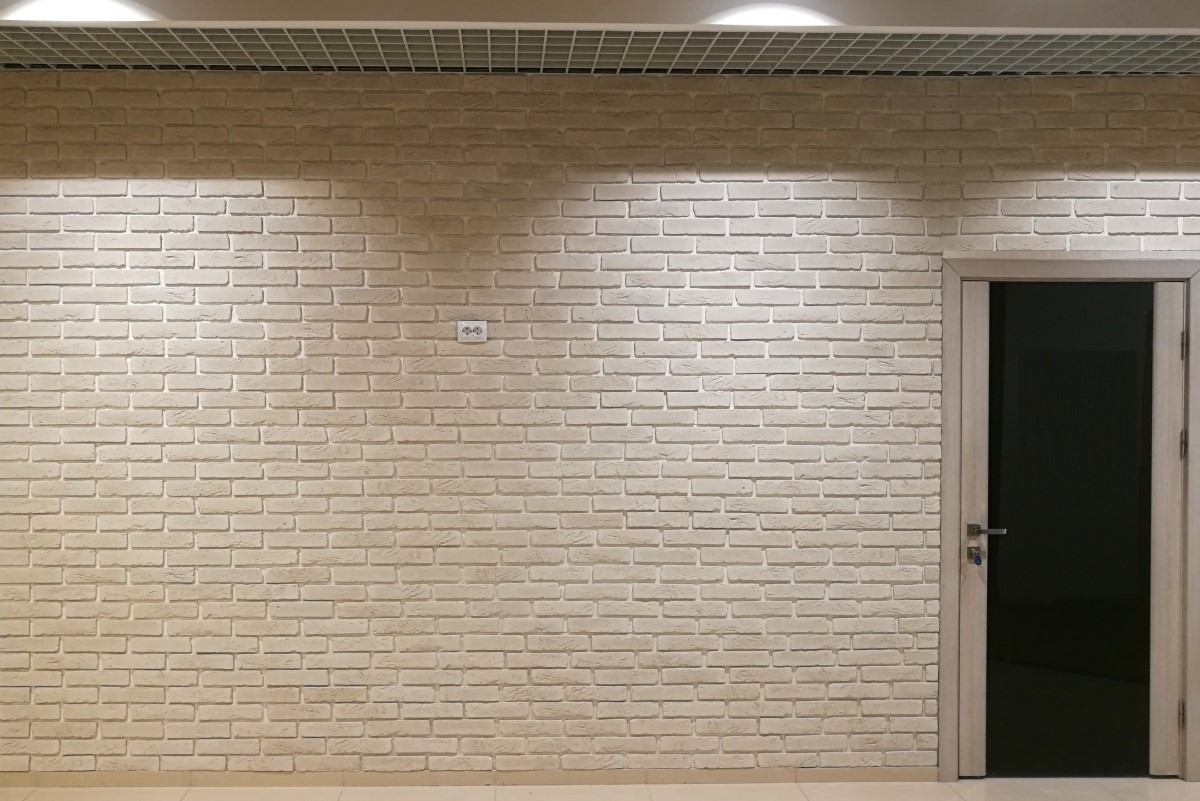 Современный декоративный кирпич и камень в Бресте. Рассказываем, как выбрать качественный материал для отделки фасадов и интерьеров