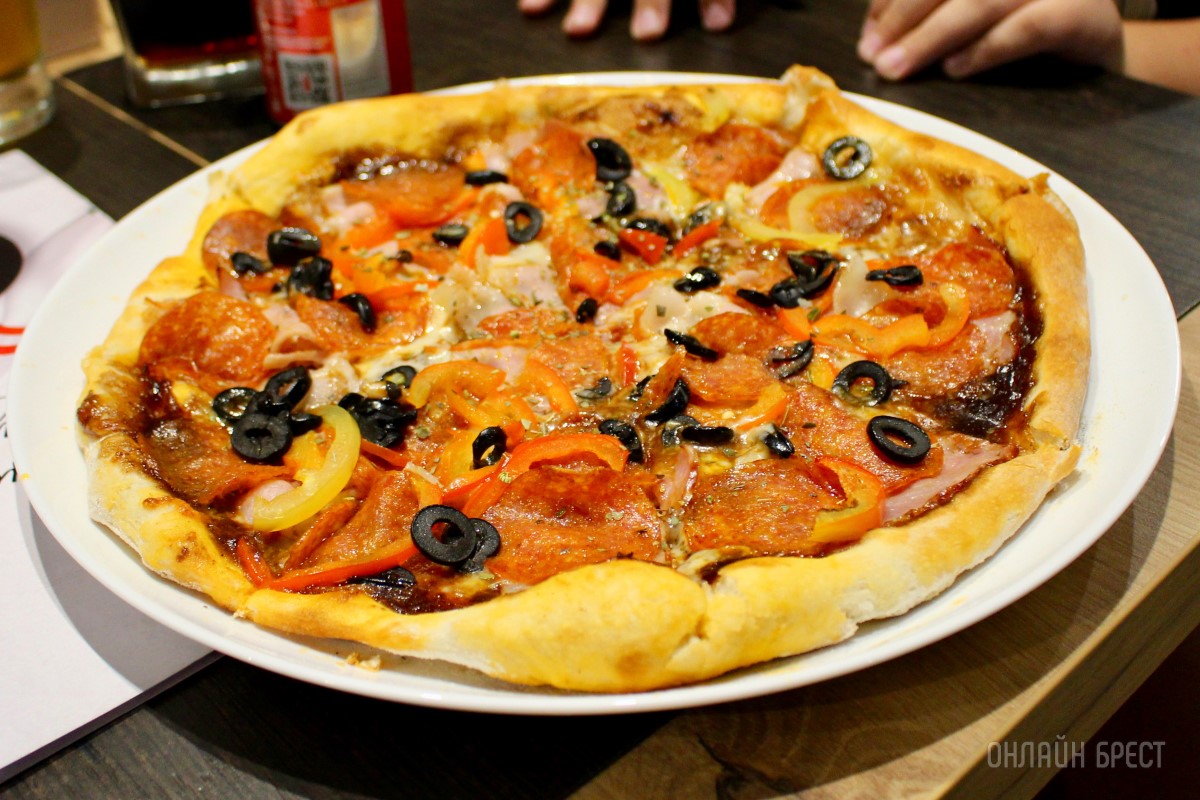 Наслаждайся вкусной кухней и играй в боулинг! На Советской в центре Бреста открылось новое кафе «David Bowley». Бронь столиков и дорожек