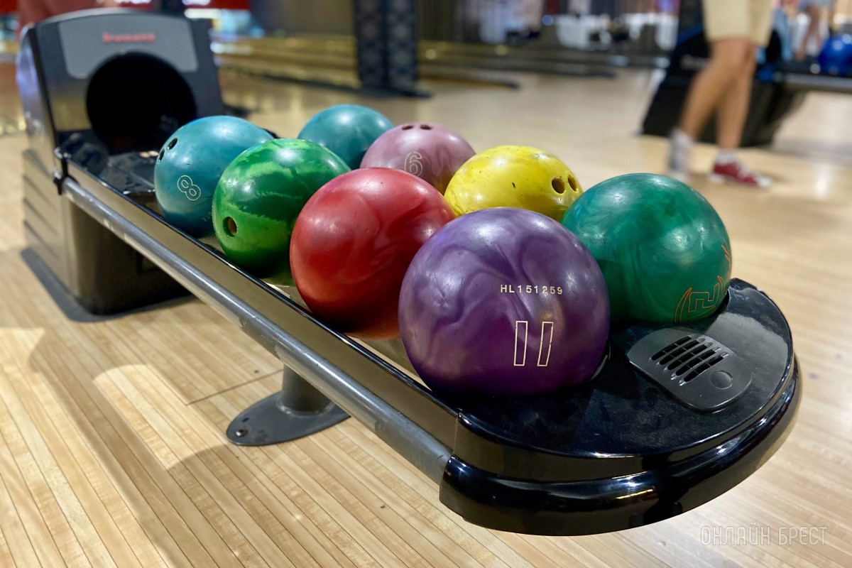 Наслаждайся вкусной кухней и играй в боулинг! На Советской в центре Бреста открылось новое кафе «David Bowley». Бронь столиков и дорожек