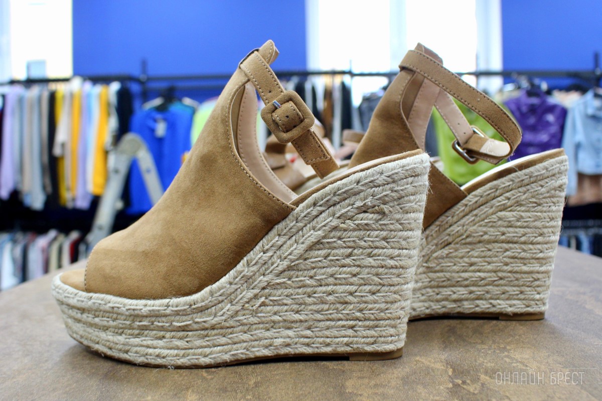 O Neills, Benetton, H & M, Jack & Jones, Missguided, Champion и другие бренды в новом магазине одежды «CREDO» в ТЦ «Атис Холл». Скидки в честь открытия!